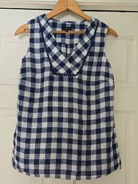 Talbots Navy & White Gingham 100% Linen  Sleeveless V-Neck Top